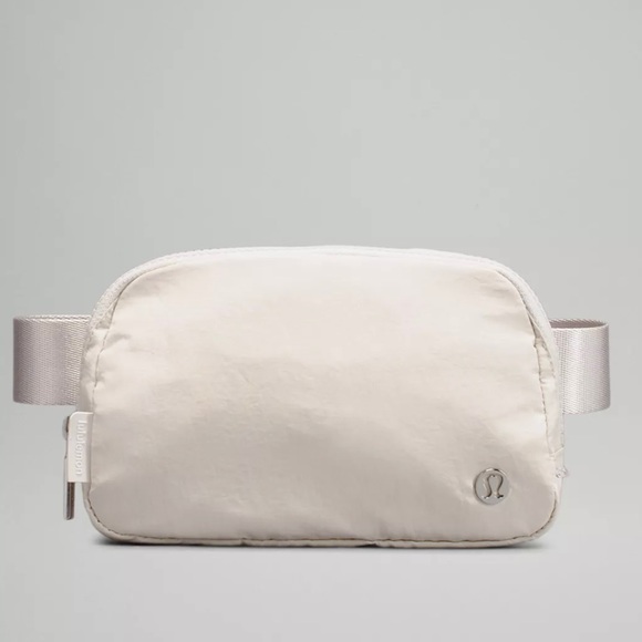 lululemon athletica Handbags - Lululemon Everywhere Belt Bag NWT